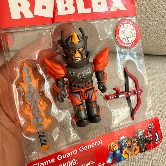 ROBLOX Jazwares Toy Flame Guard General Core Figure RARE Discontinued - Picture 4 of 4
